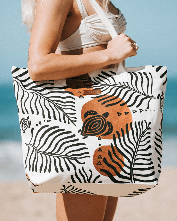 Alternative view of Retro Turtles Beach Tote
