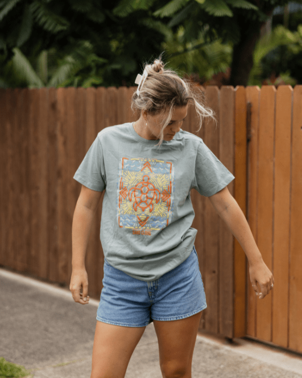 Alternative view of Mandala Turtle SS Tee - Chinoise Green