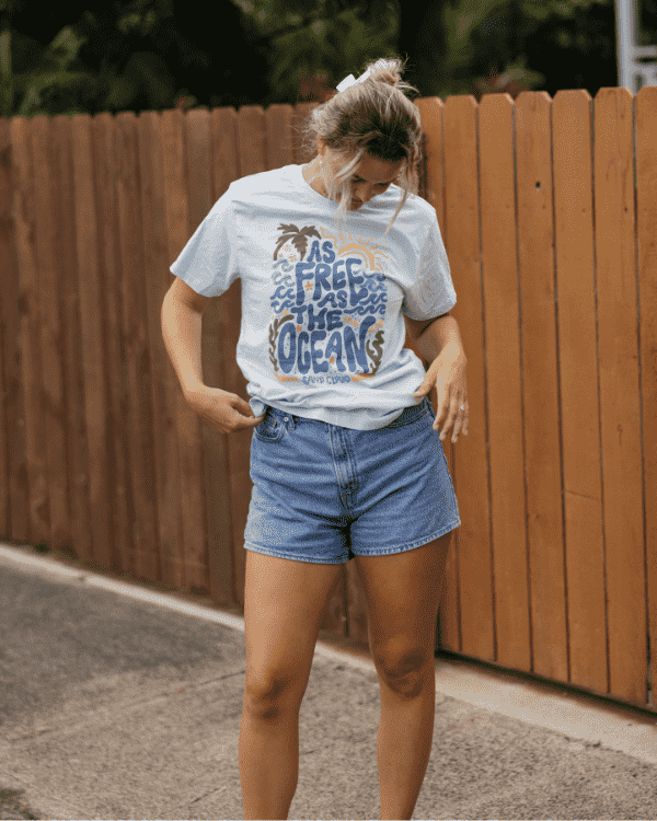 Alternative view of Free As the Ocean SS Tee - Illusion Blue