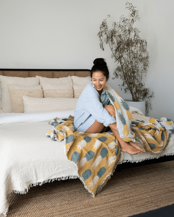 Pineapple - PARTY BLANKET - Image 4