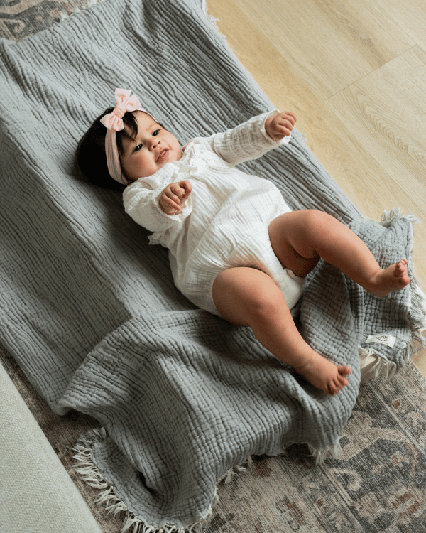 Alternative view of Little Fishies Gauze Receiving Blanket - Grey