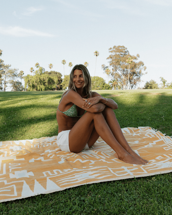 Alternative view of Ezra Blanket