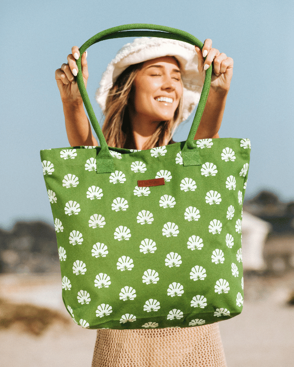 Alternative view of Turks Beach Tote
