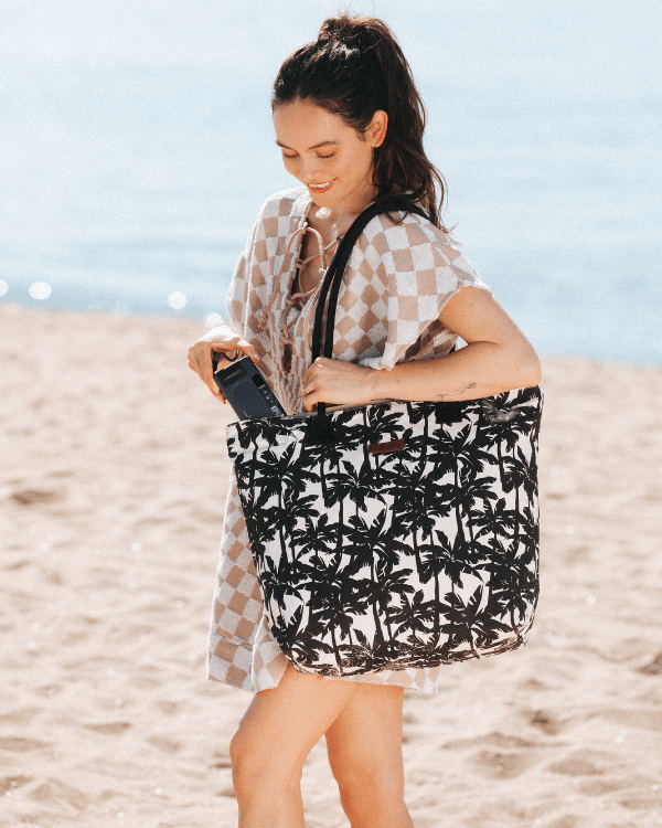 Alternative view of Palm Beach Tote