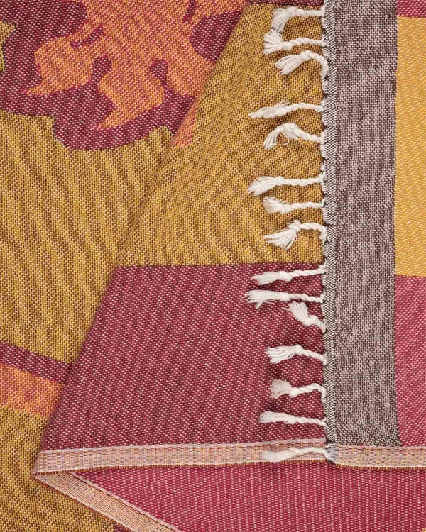 Gryffindor Crest Blanket - Image 5