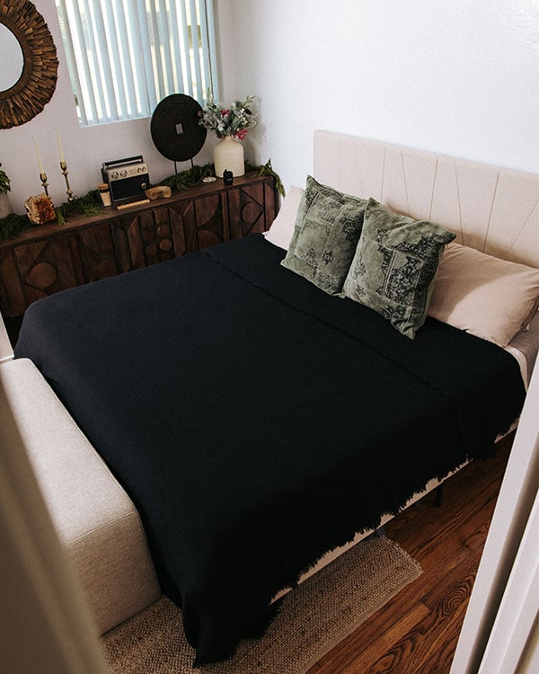 Alternative view of Lara Black - PARTY BLANKET - Queen
